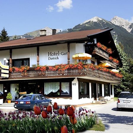 Hotel Garni Dietrich Seefeld in Tirol Exteriör bild