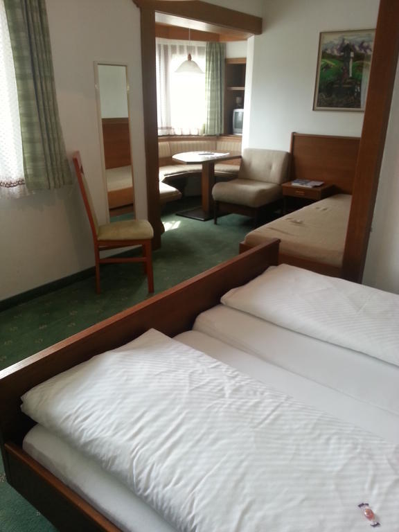 Hotel Garni Dietrich Seefeld in Tirol Exteriör bild