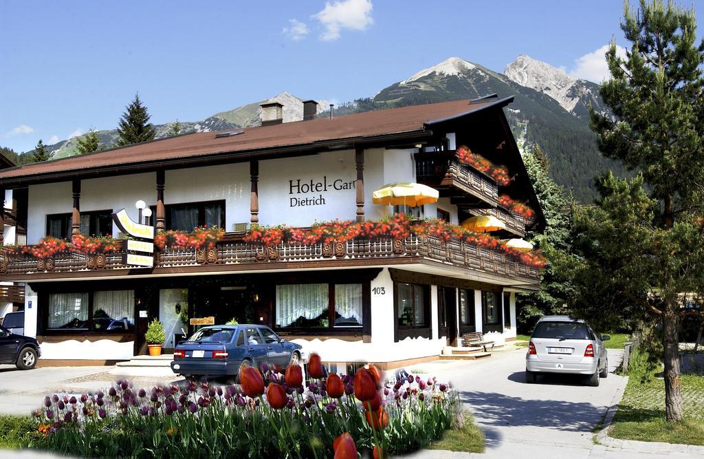 Hotel Garni Dietrich Seefeld in Tirol Exteriör bild