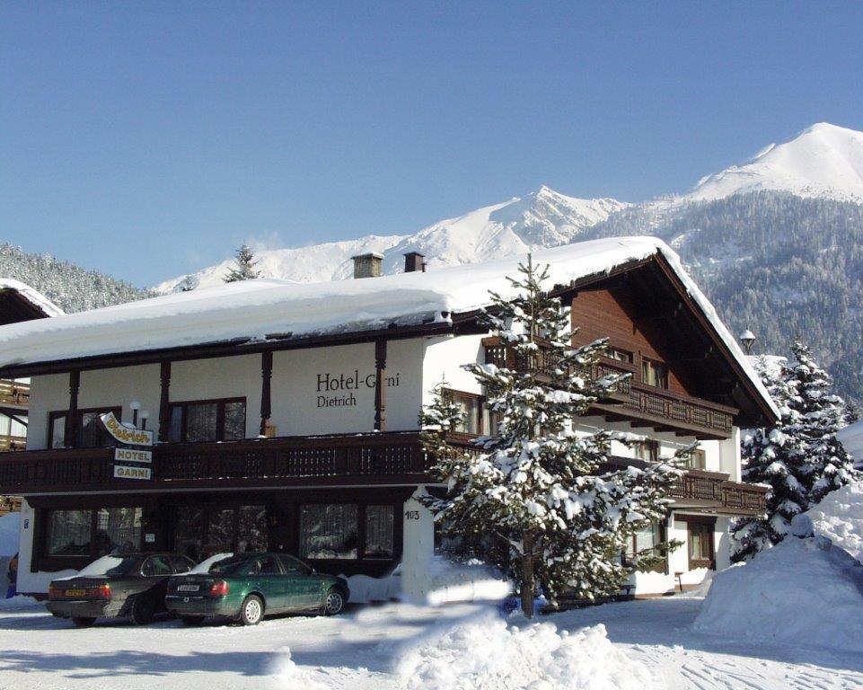 Hotel Garni Dietrich Seefeld in Tirol Exteriör bild